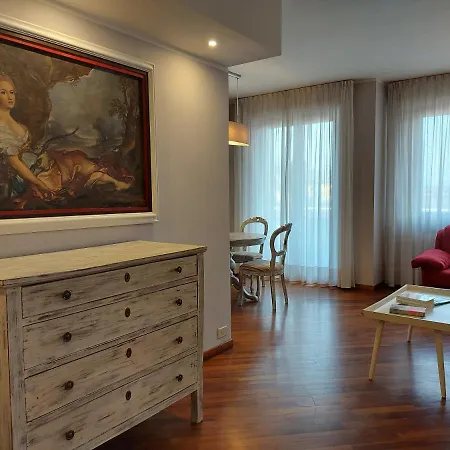 Trilocale Ferruccio Apartman