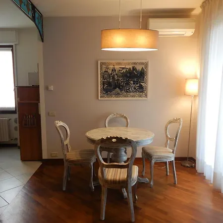 Trilocale Ferruccio Apartman *